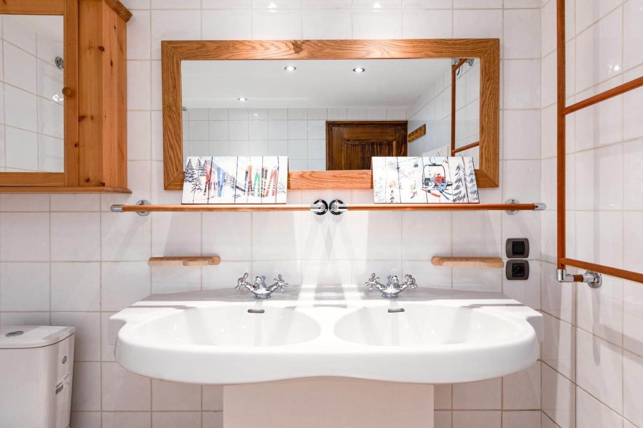Chalet Les Praz - 280Sqm - Sauna Cinema Fitness - 5 Bedrooms In Heart Of Les Praz - By Cozee Rentals Chamonix Exterior photo